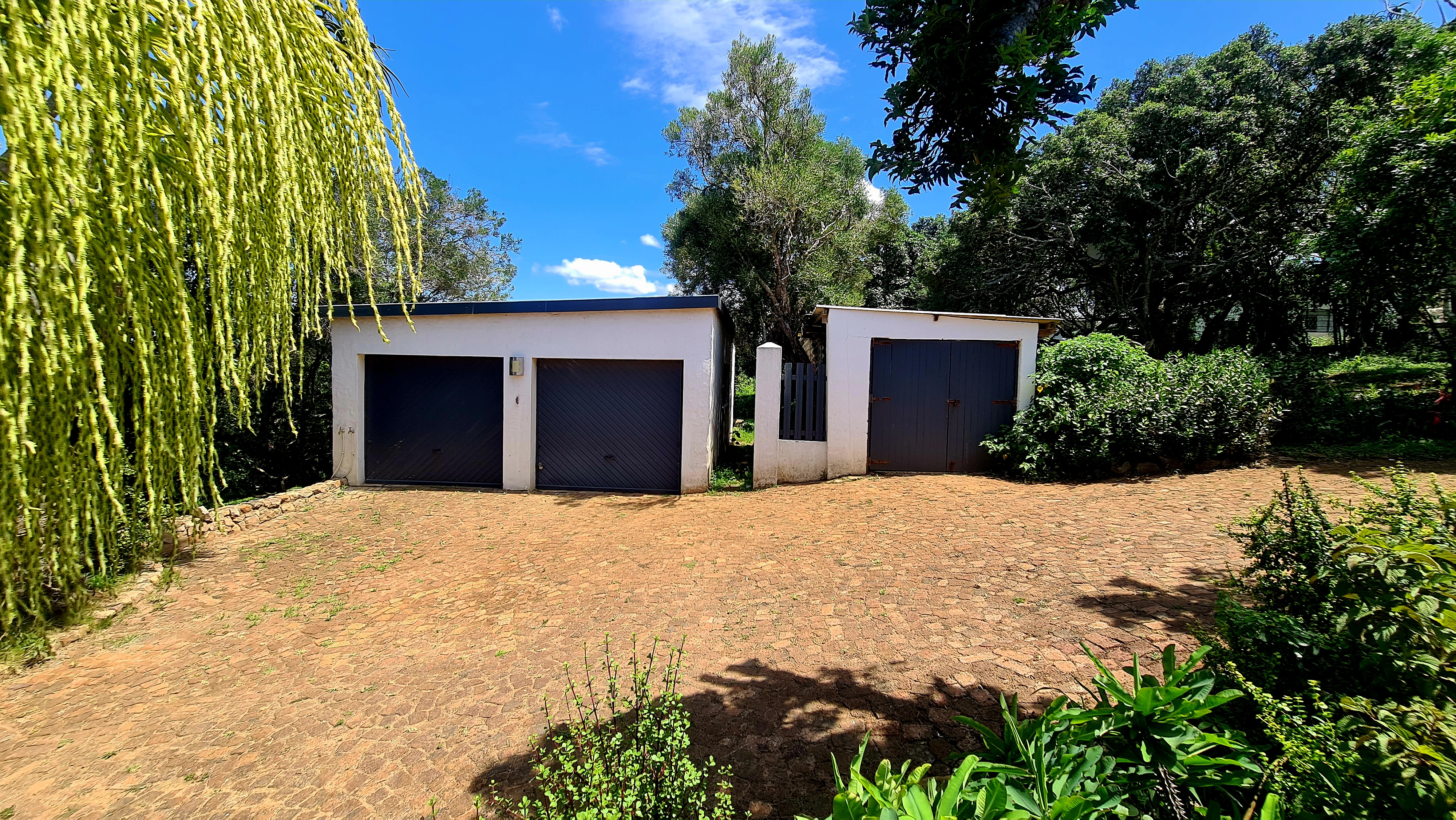 5 Bedroom Property for Sale in Kenton On Sea Eastern Cape